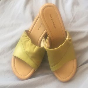 *** SMOKE FREE HOUSE *** Lime Green Heels 6 1/2W
